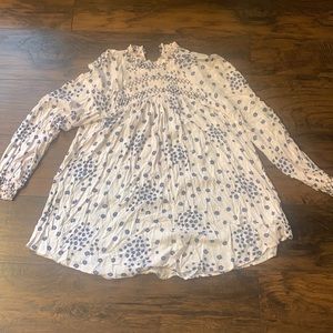 Free People Tunic Style Shirt. Size M.